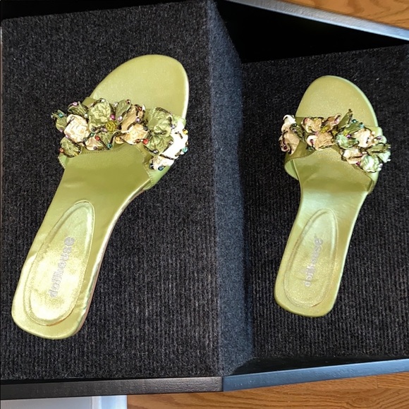 Dollhouse Shoes - Green retro dollhouse sandals